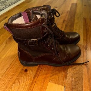 UGG Woman’s Kesey Boots Size 7.5